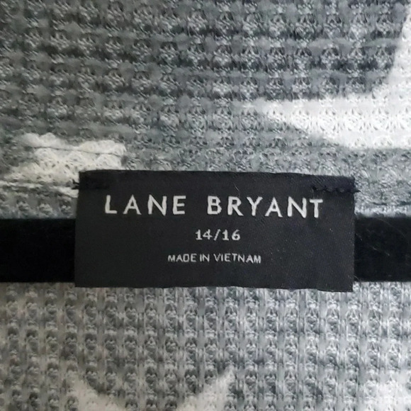 Lane Bryant Star Thermal Top Size 14/16 - Picture 2 of 5